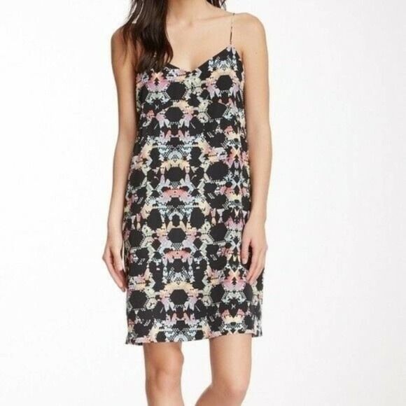 Tibi Geometric Kaleidoscope Print Silk Shift Dress V-Neck Strappy Black Size 2 - Picture 8 of 8